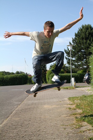 ollies, how to ollie, ollie trick tip, skateboard
