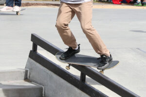 feeble grind, skateboard, skating