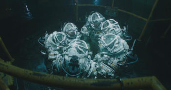 underwater movie, 2020, review, film, kristen stewart